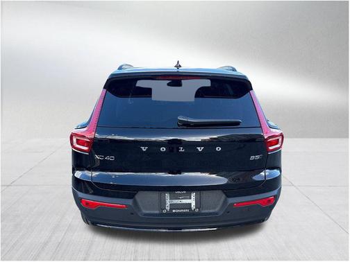 2026 Volvo XC40 B5 Core