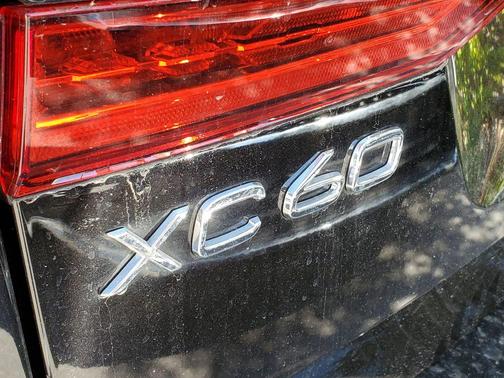 2022 Volvo XC60 B6 Inscription