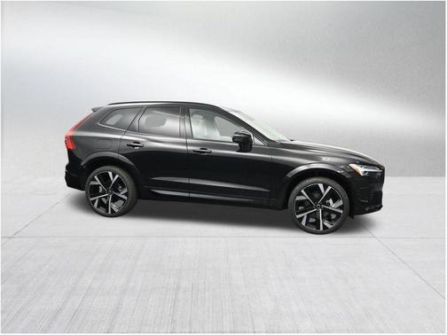 Onyx Black Metallic 2026 Volvo XC60 B5 Ultra