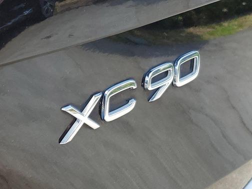2020 Volvo XC90 T5 Momentum 7 Passenger