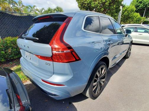 2022 Volvo XC60 B5 Inscription