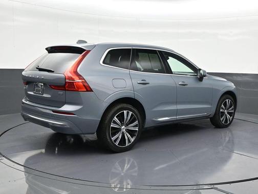 2022 Volvo XC60 B5 Inscription
