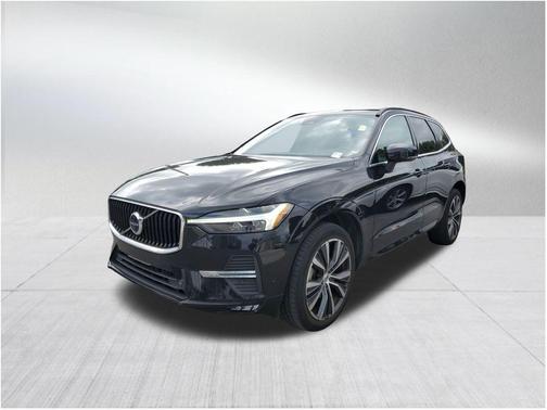 2022 Volvo XC60 B5 Momentum