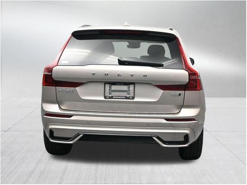 Bright 2026 Volvo XC60 B5 Ultra