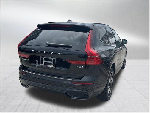 2025 Volvo XC60 Plug-In Hybrid T8 Plus