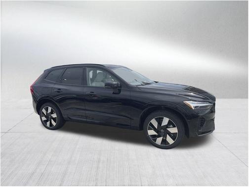 2025 Volvo XC60 Plug-In Hybrid T8 Plus