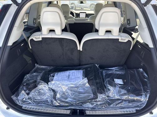 2026 Volvo XC90 B6 Ultra 7-Seater