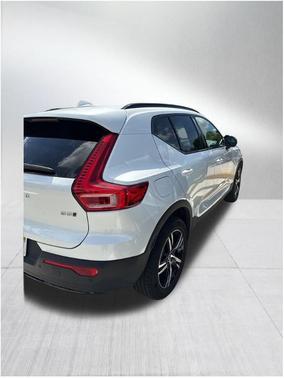 2024 Volvo XC40 B5 Core