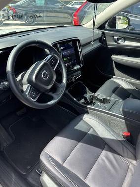 2024 Volvo XC40 B5 Core