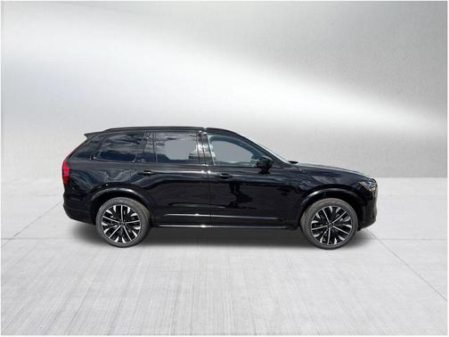 2026 Volvo XC90 B6 Ultra Dark Theme 7-Seater