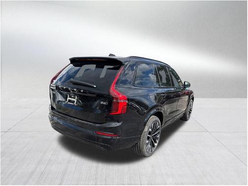 2026 Volvo XC90 B6 Ultra Dark Theme 7-Seater