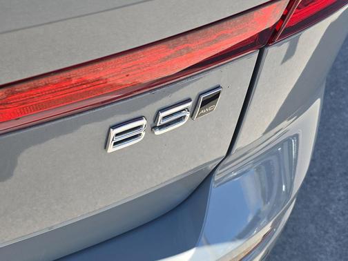 2024 Volvo XC60 B5 Core