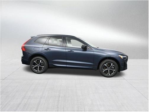 Denim Blue Metallic 2026 Volvo XC60 Plug-In Hybrid T8 Core