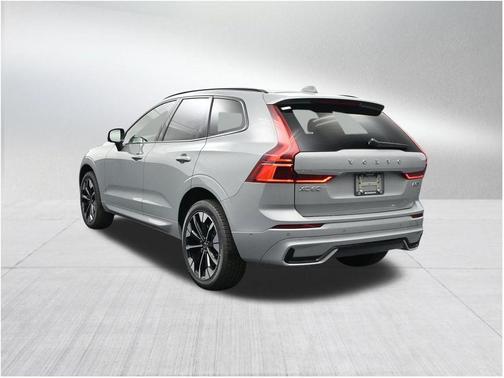 Gray Metallic 2026 Volvo XC60 B5 Plus