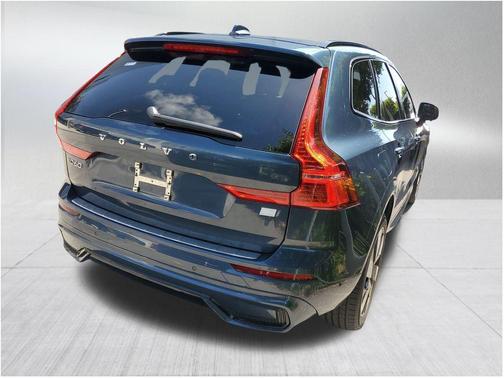 2024 Volvo XC60 Recharge Plug-In Hybrid T8 Plus Dark Theme