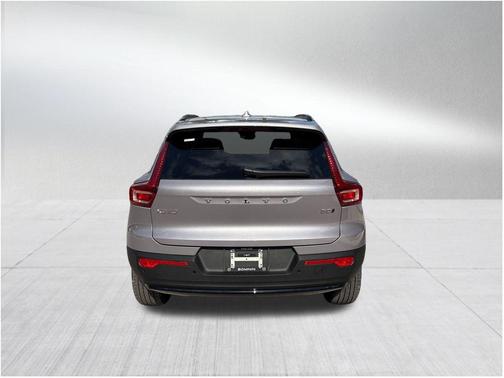 2026 Volvo XC40 B5 Ultra