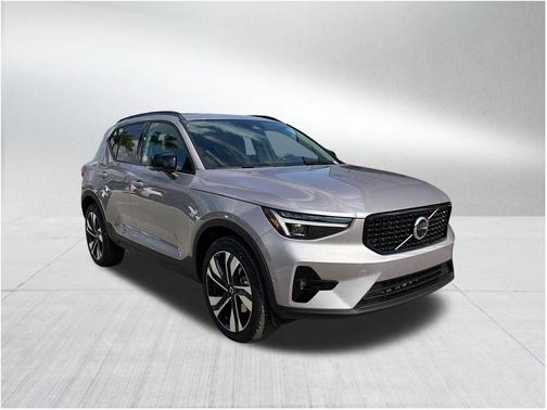 2026 Volvo XC40 B5 Ultra