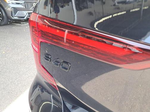 2024 Volvo S60 B5 Plus Black Edition