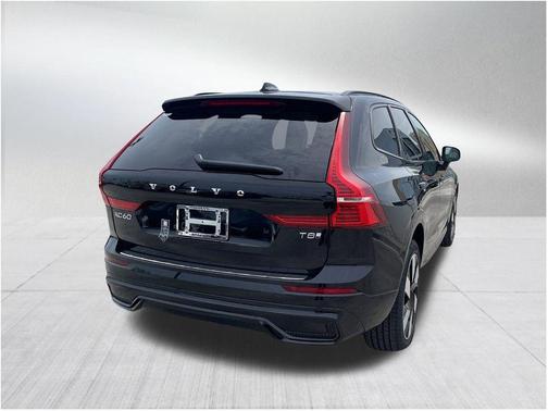 2025 Volvo XC60 Plug-In Hybrid T8 Plus