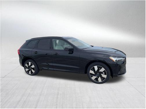 2025 Volvo XC60 Plug-In Hybrid T8 Plus