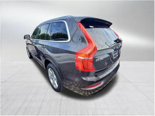 2023 Volvo XC90 B5 Core