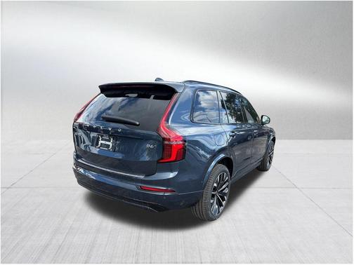 2026 Volvo XC90 B6 Ultra Dark Theme 7-Seater