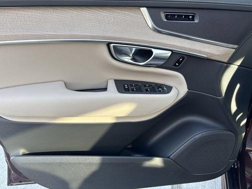 2026 Volvo XC90 B6 Plus 7-Seater