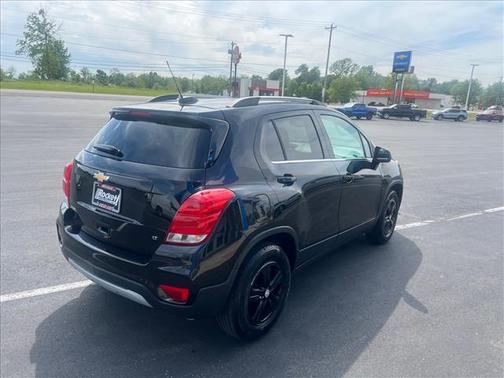 Mosaic Black Metallic 2019 Chevrolet Trax LT