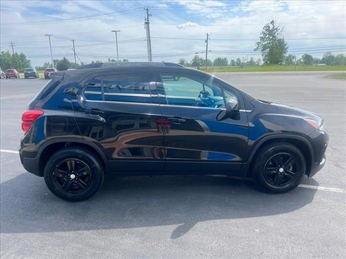 Mosaic Black Metallic 2019 Chevrolet Trax LT