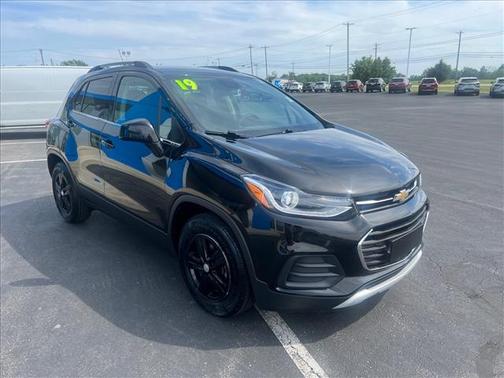 Mosaic Black Metallic 2019 Chevrolet Trax LT
