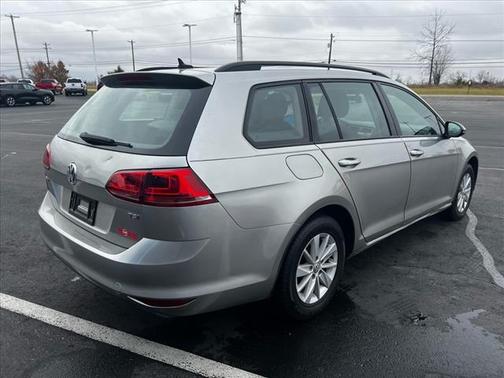 2016 Volkswagen Golf SportWagen TSI S 4-Door