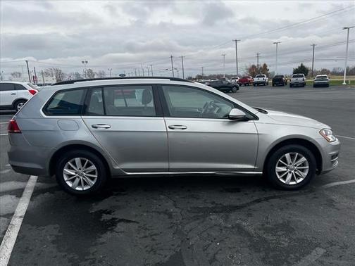 2016 Volkswagen Golf SportWagen TSI S 4-Door