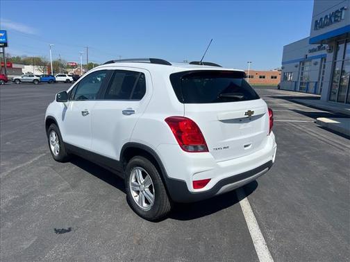 Summit White 2017 Chevrolet Trax LT