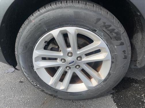 Ruby Red Metallic Tinted Clearcoat 2015 Ford Explorer Base