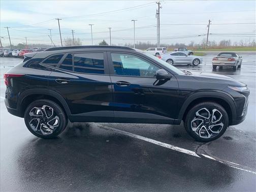 Mosaic Bla 2026 Chevrolet Trax FWD 2RS