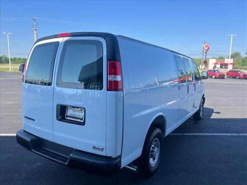 Summit White 2026 Chevrolet Express 2500 LT
