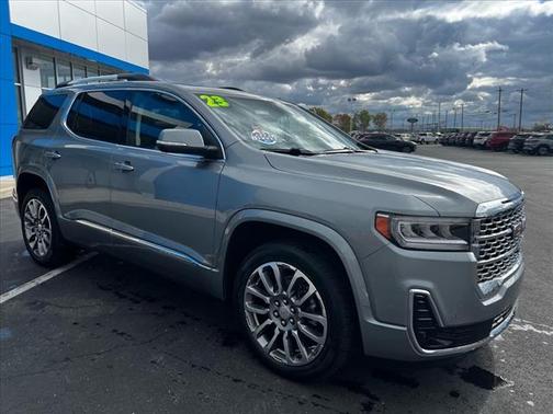 2023 GMC Acadia Denali