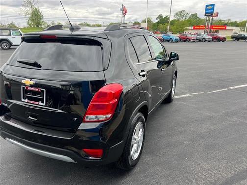 Mosaic Black Metallic 2019 Chevrolet Trax LT