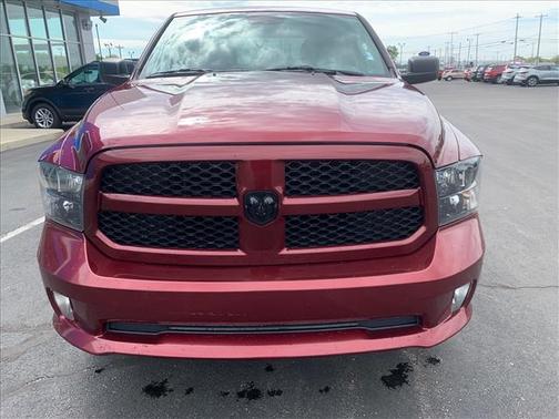Brilliant Black Crystal Pearlcoat 2017 RAM 1500 Express