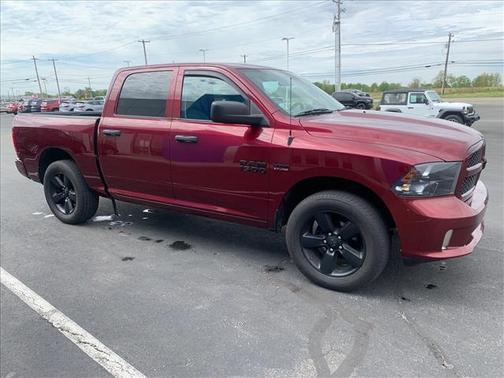Brilliant Black Crystal Pearlcoat 2017 RAM 1500 Express