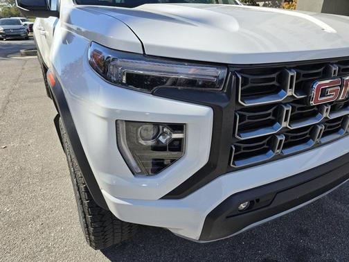 2024 GMC Canyon AT4