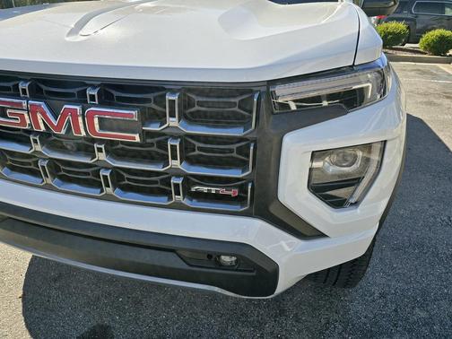 2024 GMC Canyon AT4