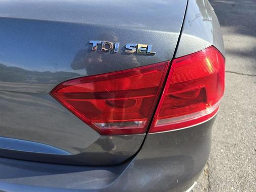 2013 Volkswagen Passat 2.0 TDI SEL Premium