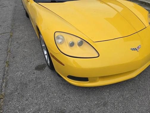 YELLOW 2005 Chevrolet Corvette Base
