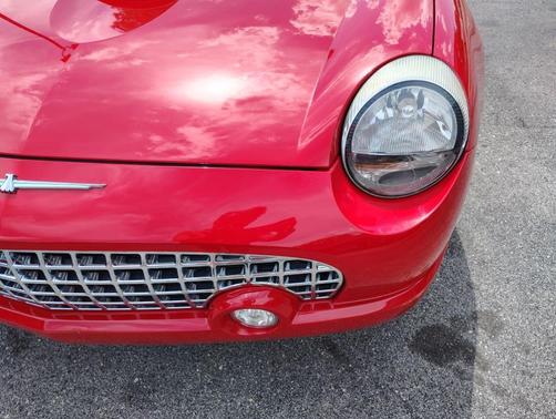2004 Ford Thunderbird