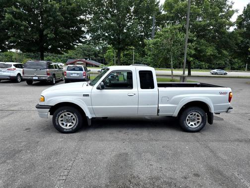 2004 Mazda B4000 Cab Plus
