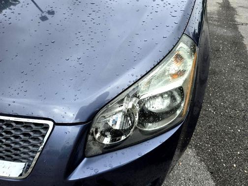 2009 Pontiac Vibe Base