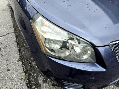 2009 Pontiac Vibe Base