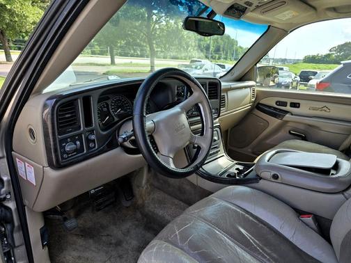 2002 GMC Yukon XL Denali