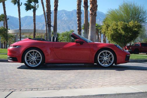 2022 Porsche 911 Carrera